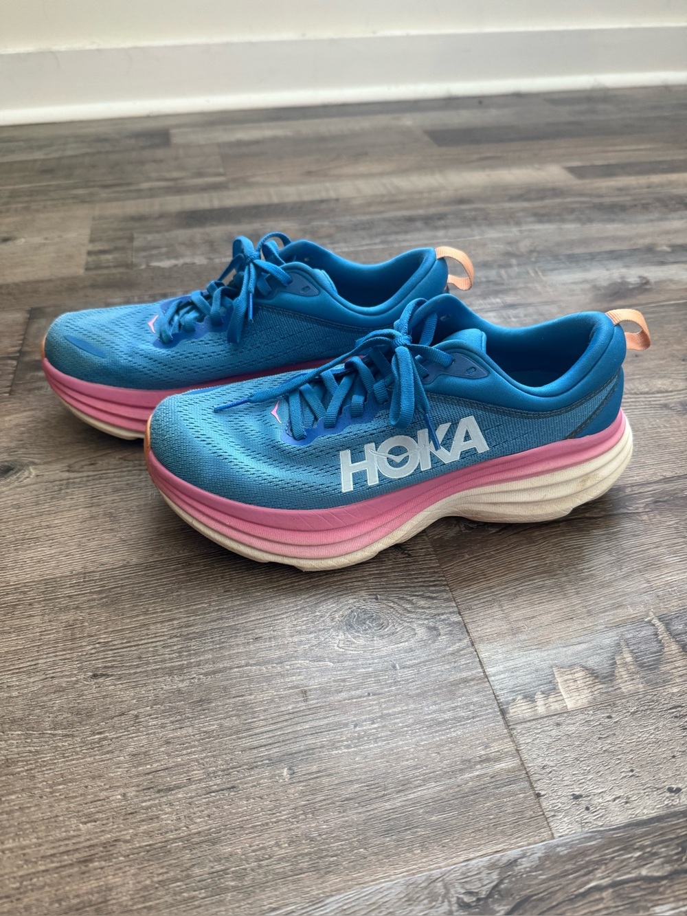 HOKA ONE ONE WOMEN’S BONDI 8 COSTAL SKY/PINK - Picture 2 of 8